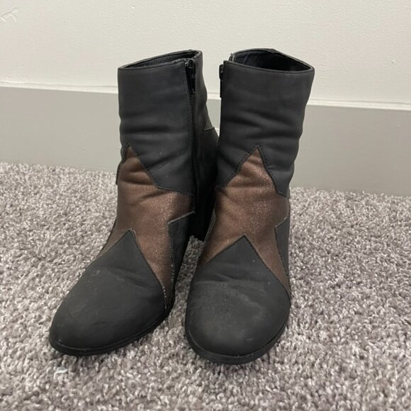 Coconuts by Matisse Vegan Leather Black Bronze Star Jill Boot Women's Size 7.5 - Picture 3 of 7